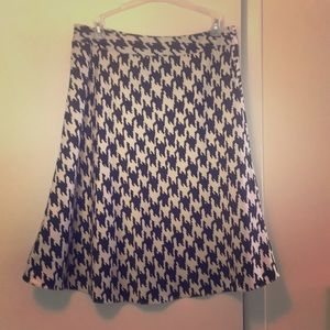 Banana Republic black & white Hounds Tooth  skirt